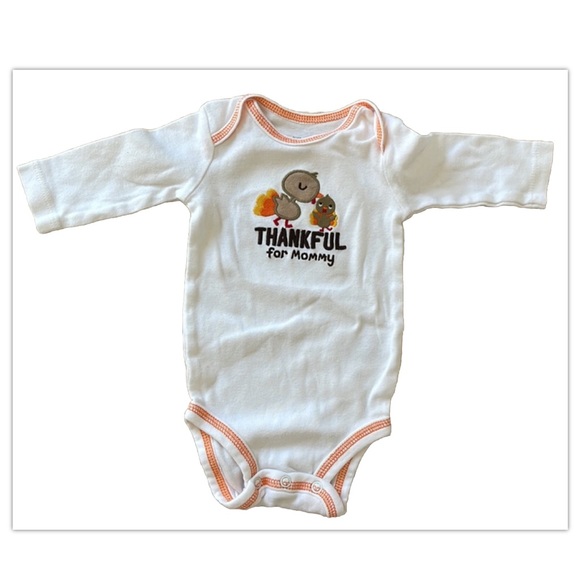 5 piece Halloween Thanksgiving one piece 3 Halloween pumpkin bibs and a onesie - Picture 6 of 14